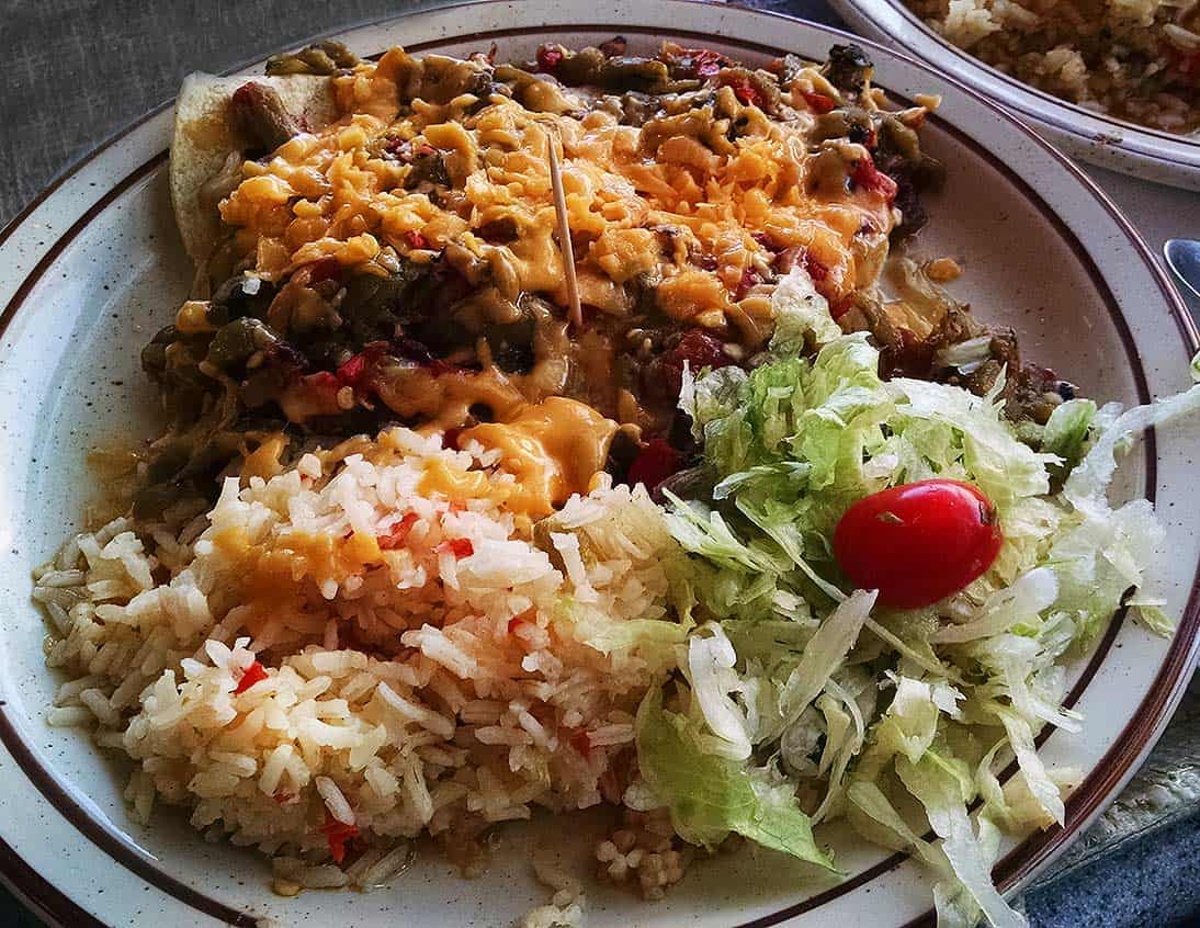 great-new-mexican-food-at-frontier-restaurant-albuquerque-the-yums